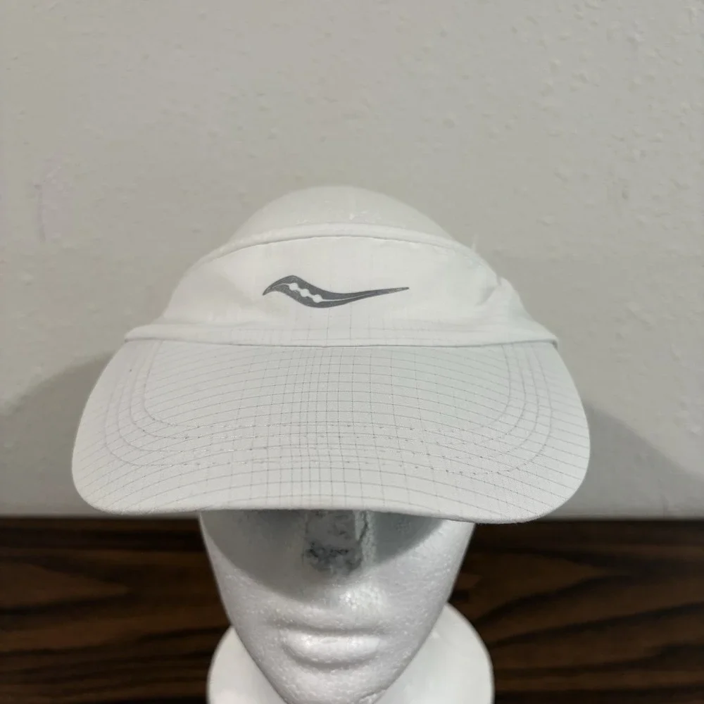 Saucony Running Visor Hat White Lightweight Elastic Stretch Athletic Breathable